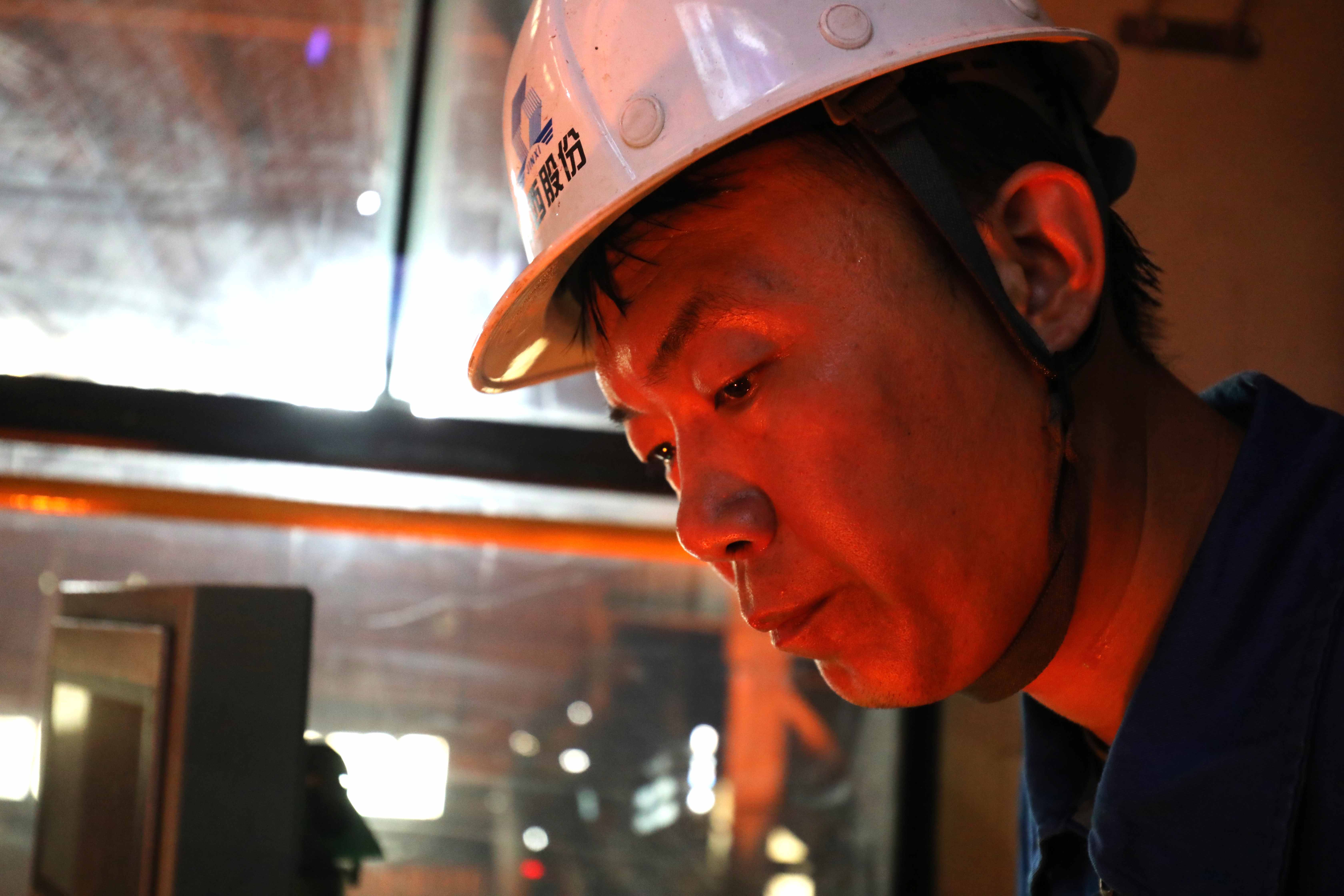 《吴瑞富:津西天车工的技术尖兵》(组照4)